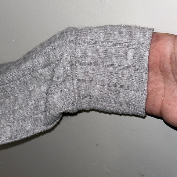 Ivory Ella Cropped Hoodie Size Small - Picture 4 of 9